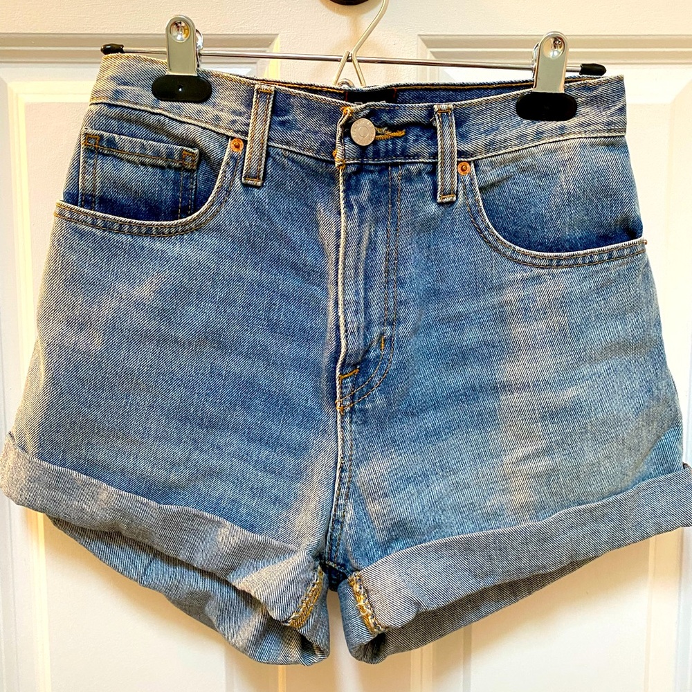 EUC Urban Outfitters BDG shorts size 26